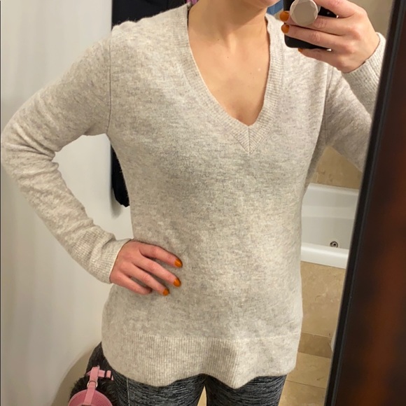 Banana Republic cream/grey Sweater - Picture 2 of 6
